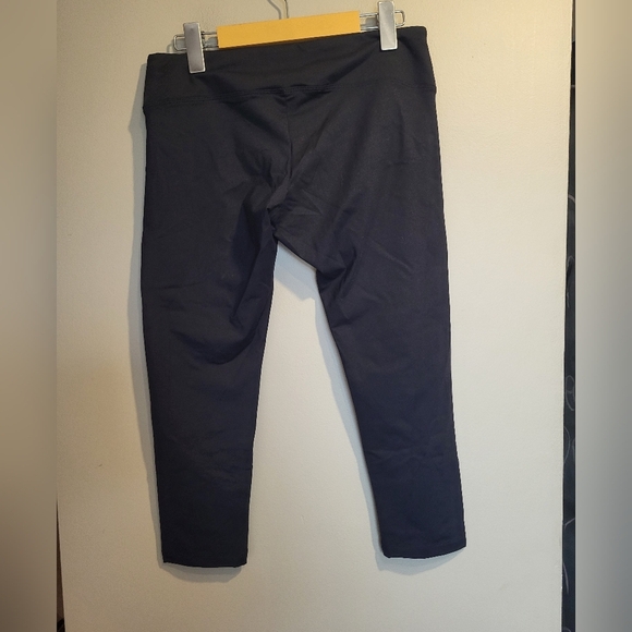 NEW Energetiks Stylish Black Womens Capris Leggings, Size 8-10 (28 to 30) - Picture 3 of 5